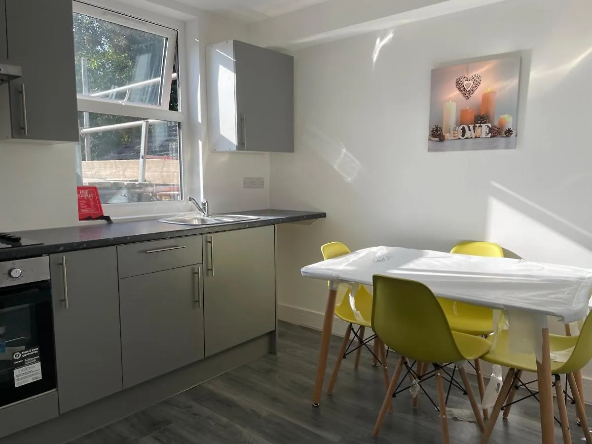 Amazing Studios 3 - East London Apartment