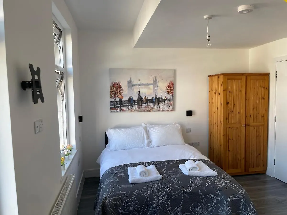 Amazing Studios 3 - East London Apartment